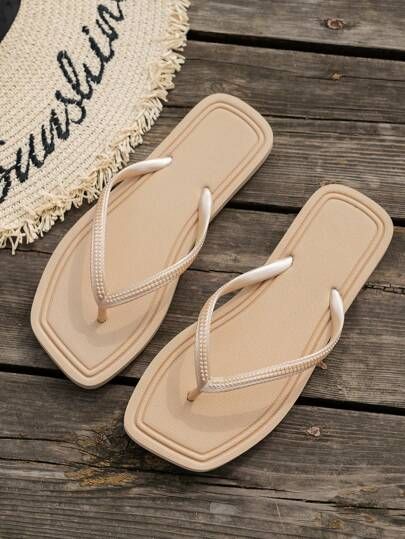 Baño Aesthetic, Slippers Summer, Beach Sandals, Kids Beachwear, Pajamas Women, Womens Slippers, Luggage Bags, Women Clothes Sale, Clothing And Shoes