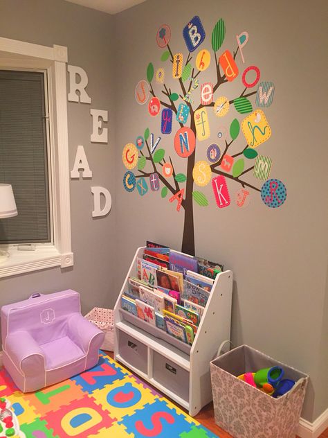 Playroom reading area Quiet Reading Area Classroom, Daycare Reading Center Ideas, Reading Area In Playroom, Day Decoration Ideas, Home Preschool Decor, Set Up Daycare Room, Prek Reading Nook, Reading Area Daycare, Toddler Learning Room Ideas