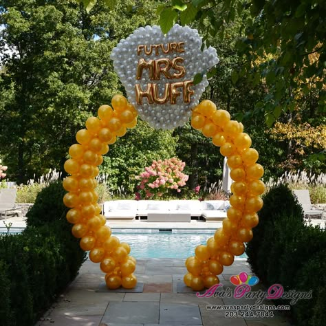 Walk-thru Diamond Ring Balloon Arch Sculpture. Engagement Ring and Bridal Shower Balloon Decor. #partywithballoons Engagement Ring Balloon Decor, Ballon Engagement Decoration, Wedding Shower Balloon Ideas, Ring Balloon Decor, Balloon Arch Ring, Ring Balloon Arch, Engagement Balloon Arch, Engagement Ring Balloon, Arch Sculpture