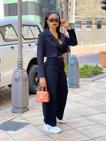 Elegant Baddie Outfits, Day Out Outfit, Suits And Sneakers, All Black Outfits, Winter Fashion Outfits Casual, Business Outfits Women, Stylish Work Attire, Effortlessly Chic Outfits, Classy Work Outfits