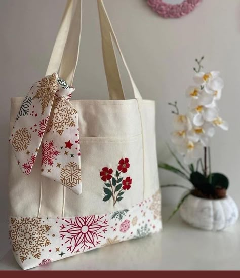 Ball Craft, Creative Tote Bag, Diy Glue, Handmade Fabric Bags, Sac Diy, Diy Bag Designs, Diy Bags Patterns, Tote Bags Sewing, Fabric Tote Bags