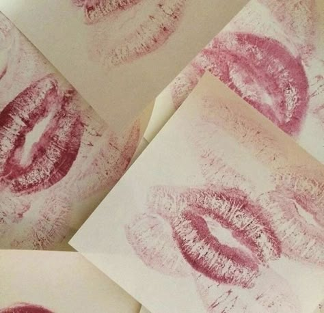 lipstick stains, post-its, coquette core, coquette aesthetic, lip aesthetic, love aesthetic, lipstick aesthetic Widgets Pink, Silena Beauregard, Wallpers Pink, Love Core, Pink Core, Coquette Core, Once Upon A Broken, Soft Pink Theme, Pink Theme