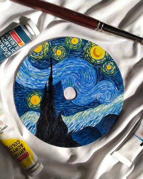 Painted Records, Vinyl Art Paint, Cd Diy, Record Painting, Posca Marker, Painted Vinyl, Arte Van Gogh, Vinyl Record Art, Cd Art