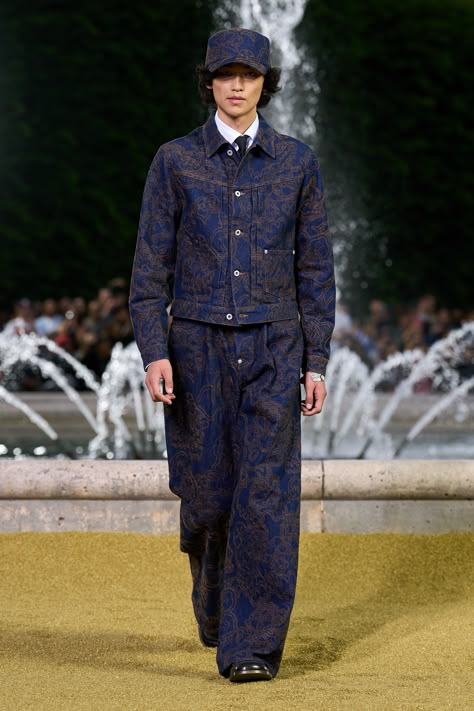 Kenzo Spring 2025 Menswear
https://www.vogue.com/fashion-shows/spring-2025-menswear/kenzo/slideshow/collection#25 Trendy Things, Tuff Fits, Paris Fashion Week Men, Men Street Styles, Never Broke Again, Mens Runway, Menswear Runway, Concept Clothing, Moda Jeans