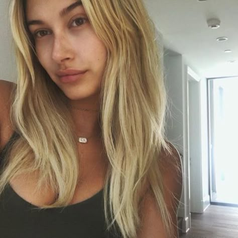 Hailey Baldwin, Hailey Bieber, Blonde Hair, A Woman, Blonde, Hair