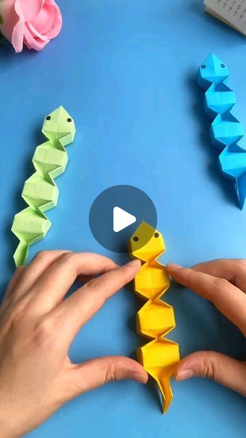 Third Grade Crafts Activities, Easy Crafts With Construction Paper, How To Make A Snake, Fun Art And Craft Activities For Kids, Boy Crafts For Kids, Crafts For 6 Yo, Paper Tricks, Moving Crafts For Kids, Boys Crafts