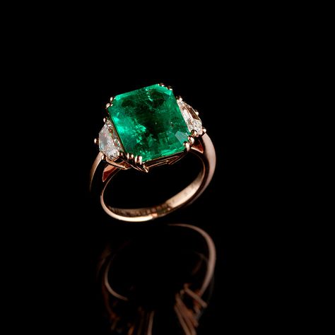 Solitaire in Pink Gold set with Emerald and Diamonds. If you wish to resize this ring, please send a mail to info@selimmouzannar.com. Huge Emerald Ring, Cushion Cut Emerald Engagement Ring, Gem Engagement Rings Vintage, Antique Emerald Engagement Ring, Green Engagement Rings, Antique Emerald Ring, Gem Engagement Rings, Vintage Emerald Engagement Ring, Colombian Emerald Ring