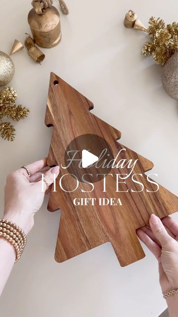 Jordyn Smith on Instagram: "Hostess gift under $30! Comment YEA PLEASE for links!   A simple, easy and affordable hostess gift for the holiday season.   How to shop:  •Comment YES PLEASE and I'll send you over a link!  •Make sure you're following me @ourpnw_home to receive the link in DMs!  •OR Click link in my bio!  #hostessgift #holiday #gift" Hostess Gift Ideas Christmas, Christmas Hostess Gift Ideas, Kirklands Christmas, Diy Hostess Gifts, Easy Hostess Gifts, Hostess Ideas, Christmas Cheese Boards, Hostess Gift Ideas, Christmas Hostess Gifts