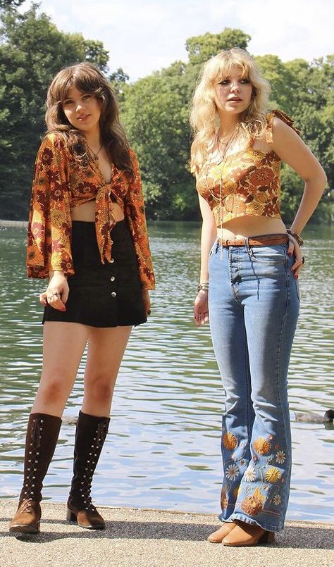 70s Country Aesthetic Outfits, 70's Aesthetic Outfits, 70s Outfits Ideas For Women, Anni 70 Aesthetic, 70s Clothes Women, 1970 Outfits Women, 60 70 Fashion Outfit, Real 70s Fashion, Women’s 70s Fashion