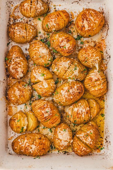 Mini Hasselback potatoes Mini Hasselback Potatoes Air Fryer, Roasted Hasselback Potatoes, Easy Hasselback Potatoes, Garlic Butter Hasselback Potatoes, Hassleback Potatoes Mini, Hasselback Potatoes In Air Fryer, Mini Hassle Back Potatoes, Easy Potato Dishes Simple, Hatchback Potatoes