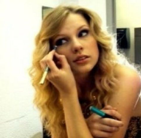 (1) 📂 (@fetustayIor) / Twitter Young Taylor Swift, Taylor Swift Photos, Taylor Swift Fearless, Taylor Swift Funny, Swift 3, Taylor Swift Album, Long Live Taylor Swift, Taylor Swift Songs, Live Taylor