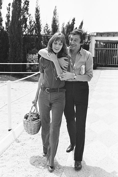 Style Jane Birkin, Style Icons Inspiration, Jane Birkin Style, Ossie Clark, Jeans Trend, Becoming Jane, Bella Freud, Mode Hippie, Serge Gainsbourg