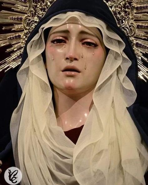 Maria Drawing, Virgin Mary Aesthetic, Maria Statue, Virgin Maria, Mother Maria, Lady Of Sorrows, Virgin Mary Art, Mother Mary Images, Virgin Mary Statue