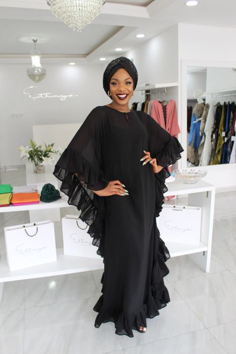 Chifon Dress, Boubou Gown, Boubou Dress, Party Dress Black, Kaftan Designs, Gown Elegant, Kaftan Style, African Maxi Dresses, African Fashion Modern