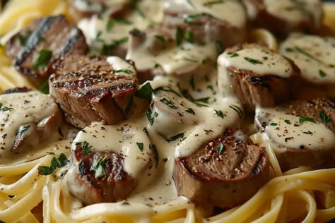 Olive Garden Steak Gorgonzola Alfredo Steak Gorgonzola Alfredo, Gorgonzola Alfredo, Steak Gorgonzola, Steak Pasta, Pasta Recipes Alfredo, Sirloin Steak, Fettuccine Alfredo, Food Babe, Food Therapy