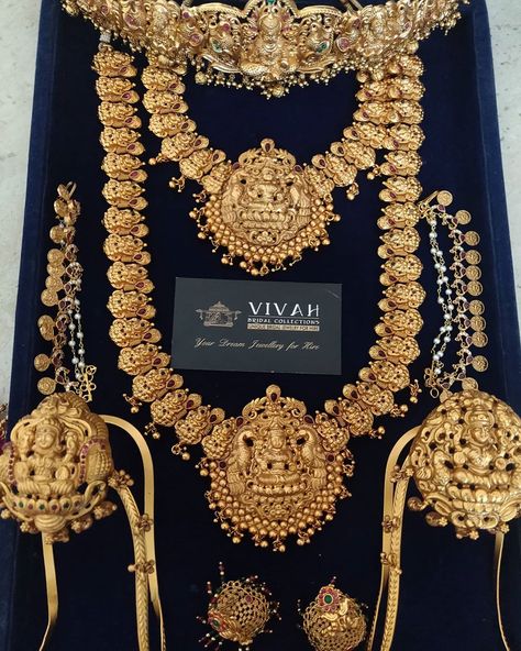 Find Out Where To Shop Exotic Bridal Jewellery Collections! • South India Jewels Artificial Bridal Jewellery Set, Bridal Gold Jewellery Set South Indian, Wedding Jewelry Sets Bridal Jewellery Brides, Cz Jewellery Sets, Marriage Jewellery Set, Bridal Jewellery Collections, Reception Jewellery, Marriage Theme, Full Bridal Jewellery Set