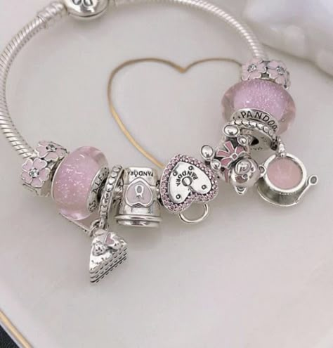 Pandora Charms Pink, Pandora Bracelet Ideas, Pandora Bracelet Charms Ideas, Girly Bracelets, Pandora Bracelet Designs, Pandora Jewelry Charms, Charms Pandora, Wrist Jewelry, Bracelet Inspo