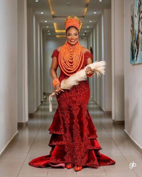 our beautiful bride . The regal edo bride #itsforinfinity #dreamwithgeorgia #georgiatheeventfairy #georgiaeventsng #georgiatheeventfairy #ageorgiaeventsproduction Production Team Planning : @georgiaeventsng Design & Decor: @geeworksanddecor Venue: @stevik_ec ======================== Media Photography: @gbubemistudios Videography: @gbubemifilms ========================= Sound & Music DJ: @dj.samplex Live band @ MC: @officialdasaint ======================== Protocol Team Hostesses:... Kingdom Marriage, Edo Brides, Spanish Woman, Sound Music, Media Photography, African Outfits, Live Band, African Dresses For Women, The A Team