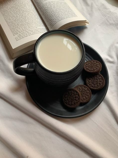 Cookies And Milk Aesthetic, Milk And Cookies Aesthetic, Oreo Aestethic, Brown Wonyoungism, Oreos Aesthetic, Chocolate Milk Aesthetic, Aesthetic Oreo, Oreo And Milk, Oreo Aesthetic