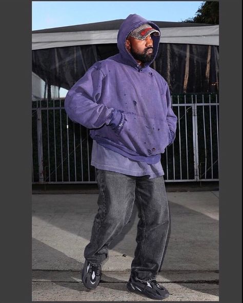 Kanye West Workwear, Kanye West Streetwear, Kanye Outfits 2022, Kanye West Style 2022, Kanye West Fashion Outfits, Kanye Hoodie Outfit, Kanye West Hoodie Outfit, Kanye West Yeezy Outfit, Kanye Outfits Style