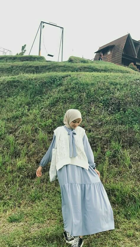 Korean Hijab Outfit, Vintage Hijab, Korean Style Hijab, Ootd Vintage, Ootd Simple, Rok Outfit, Ootd Hijab Casual, Outfit Korean Style, Simple Hijab