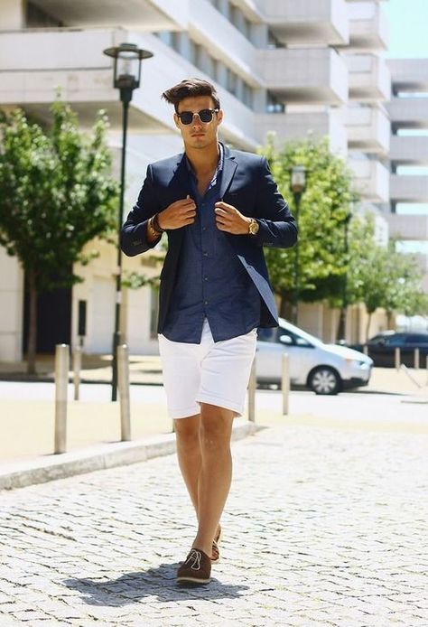 Suit with Shorts for complete Business Casuals Looks - Men's Fashion Blog #Theunstitchd Greece Lookbook, Blazer With Shorts, Chique Outfit, Casual Man, Summer Blazer, Warm Weather Outfits, New Years Eve Outfits, Stylish Mens Outfits, Outfit Trends