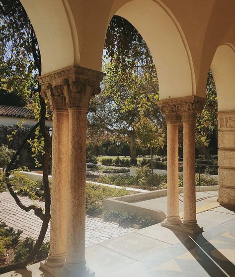 Scripps College in Claremont, Ca. Stunning!! Claremont Mckenna College Aesthetic, Scripps College Aesthetic, Scripps College, Claremont Colleges, Claremont Mckenna College, College Aesthetic, Cali Girl, Wolves, Dorm Room