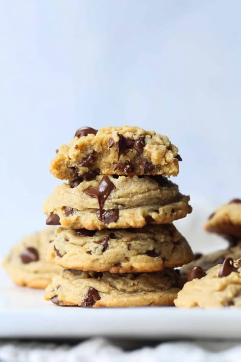 Peanut Butter Chocolate Chip Cookies are thick peanut butter cookies loaded with chocolate chips! These are melt in your mouth peanut butter cookies that are super soft and easy to make! Peanut Chocolate Chip Cookies, Soft Peanut Butter Chocolate Chip Cookies, Chocolate Chip And Peanut Butter Cookies, Peanut Butter Chocolate Chip Cookies Soft, Chocolate And Peanut Butter Chip Cookies, Best Peanut Butter Chocolate Chip Cookie, Peanut Butter Cookies With Choc Chips, Peanutbutter Chocolate Chip Cookies, Peanut Butter Cookies Chewy