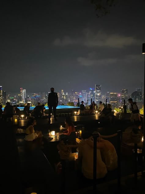 Nyc Rooftop Party, Rooftop Party Night, Rooftop Party Aesthetic, Rooftop Birthday Party, Roof Party, Tokyo Party, Manhattan Rooftop, 25th Bday, Cool Background