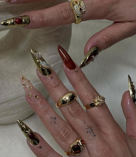 Dark Feminine Aesthetic Nails, Gold Chrome Nails, Dope Jewelry Accessories, Nails Gel Nails, Custom Press On Nails, Mode Crochet, Unique Acrylic Nails, Gold Chrome, Nails Gel