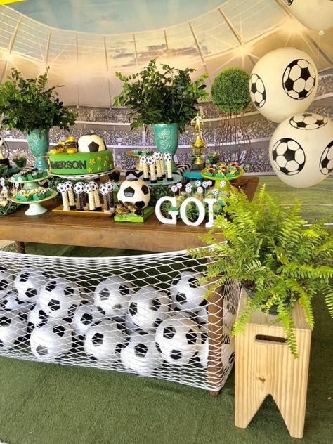 Mexico Soccer Theme Party, Soccer Candy Table Ideas, Soccer Birthday Party Games, Birthday Soccer Theme, Soccer Party Theme, Football Party Theme, Soccer Party Food, Soccer Birthday Theme, Soccer Theme Birthday Party