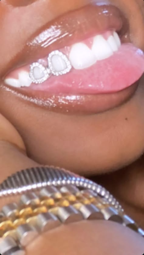 Cute Grillz For Women, Women’s Teeth Grills, Gold Fronts For Women Teeth, Girls Grills Teeth, One Tooth Grill Women, Women’s Grill Teeth, Outline Grill Teeth, Grill Women Teeth, Womens Grillz Teeth