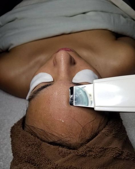 Ultrasonic Facial Benefits, Facial Business, Benefits Of Microdermabrasion, Esthetician Posts, Facial Pics, Bleaching Your Skin, Facial Esthetics, Face Rejuvenation, Facial Benefits