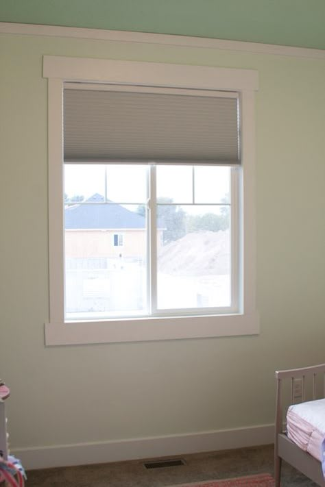 Flat Trim Around Windows, White Trim Around Windows, Bungalow Window Trim, Easy Trim Ideas Diy, Frame Window Interior, Window Trim No Sill, Easy Window Molding, Shaker Style Window Trim, Types Of Window Trim