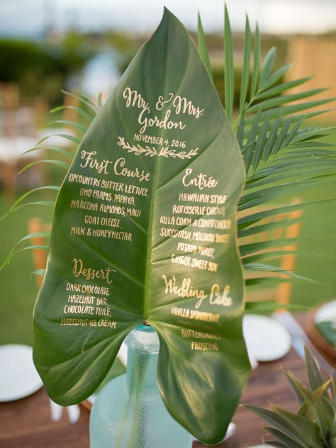 12 Creative Ways to Display Your Wedding Menu | TheKnot.com Wedding Cake Dark, Wedding Table Menus, Tropical Wedding Theme, בר מצווה, Creative Display, Hawaiian Wedding, Table Set Up, Maui Weddings, Tropical Party