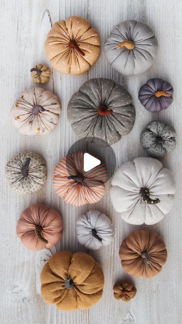 Fall Fabric Pumpkins Diy, Diy Pumpkin Fabric, Halloween Decorations Sewing, Diy Fabric Pumpkins How To Make, Pumpkin Cushion Diy, Diy Stuffed Pumpkins, Pepco Home Ideas, Halloween Crafts With Fabric, Make Pumpkins Craft