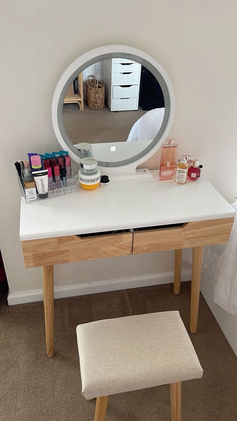 Room Things Aesthetic, Small Wooden Vanity Bedroom, Vanity Aesthetic Ideas, Small Room Mirror Ideas, Vanity For Small Room, Mirror For Small Bedroom, Small Vanity Organization Ideas, Room Ideas For A Small Room, Small Room With Vanity