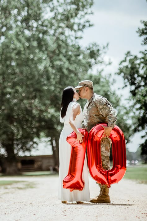 10 Year Wedding Anniversary Photo Shoot Ideas, 15 Anniversary Photo Shoot Ideas, 20th Anniversary Picture Ideas, 20th Wedding Anniversary Photoshoot Ideas, Annivery Photo Ideas, 15 Year Anniversary Picture Ideas, 10year Anniversary Photo Shoot, Photoshoot Ideas Anniversary, 20 Year Anniversary Picture Ideas