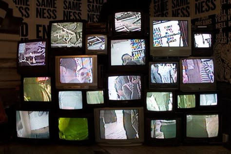 Tv Stack Aesthetic, Bandersnatch Aesthetic, Nam June Paik, Tv Installation, Arte Alien, Tv Sets, Retro Tv, Video Installation, Old Tv