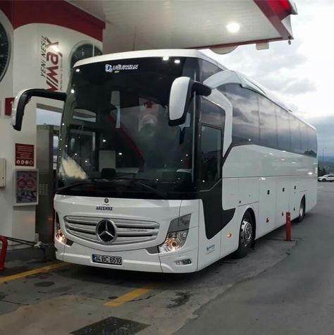 Mercedes benz travego Mercedes Bus Luxury, Mercedes Benz Bus, Mercedes Bus, Luxury Rv Living, Best Electric Car, Transport Truck, Bus Living, New Luxury Cars, Luxury Bus