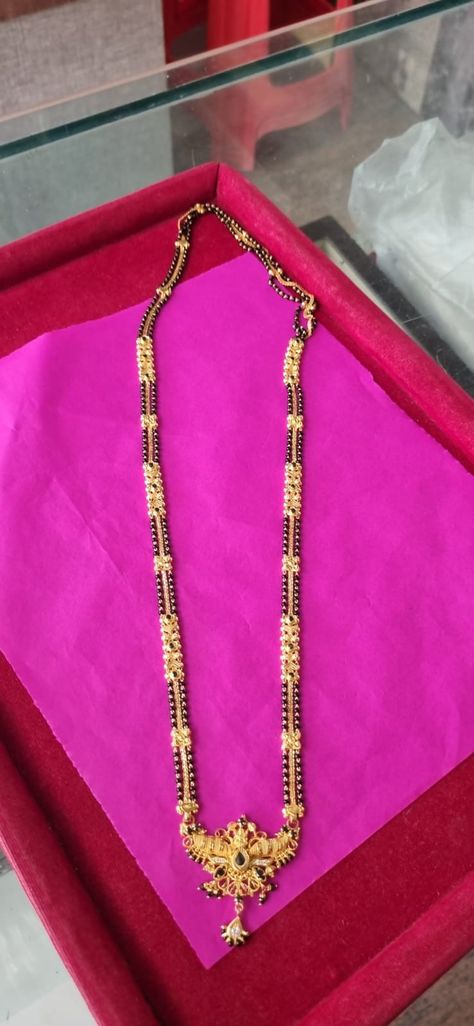 Nallapusala Chain Design, Nallapusala Chain Design Gold, Long Black Beads Chain Indian Gold, Long Nallapusalu Designs Gold Latest, Gold Nallapusalu Designs, Nalla Pusalu Designs Latest Long, Black Beads Long Chain Designs, Mangalsutra Chain Designs Gold Long, Short Nallapusalu Designs Gold