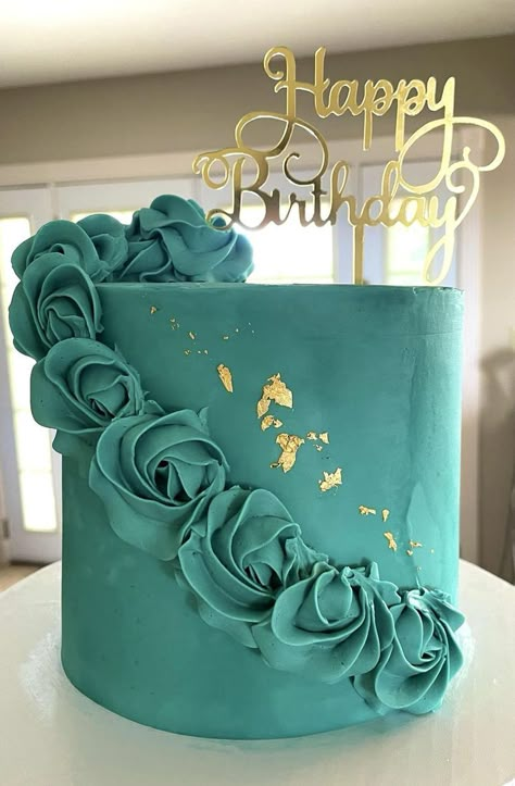 Green And Gold Birthday Cake For Women, Dark Teal Birthday Cake, 18th Birthday Cake Turquoise, Turquoise Birthday Cake For Women, Aqua Birthday Cake, Teal And Gold Cake Ideas, Teal Cakes Birthday, Teal 50th Birthday Party, Teal Birthday Decorations