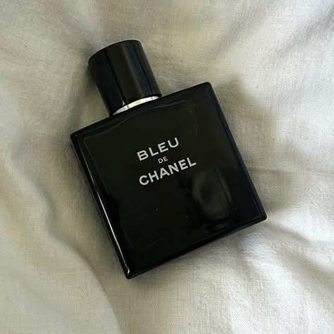 A photo of a bottle of Bleu de Chanel Eau de Toilette on a white duvet Clean Boy Aesthetic, Chanel Bleu, Aesthetic Chanel, Parfum Chanel, Aesthetic Clean, Aesthetic Feed, Boys Life, Chanel Perfume, It Boy