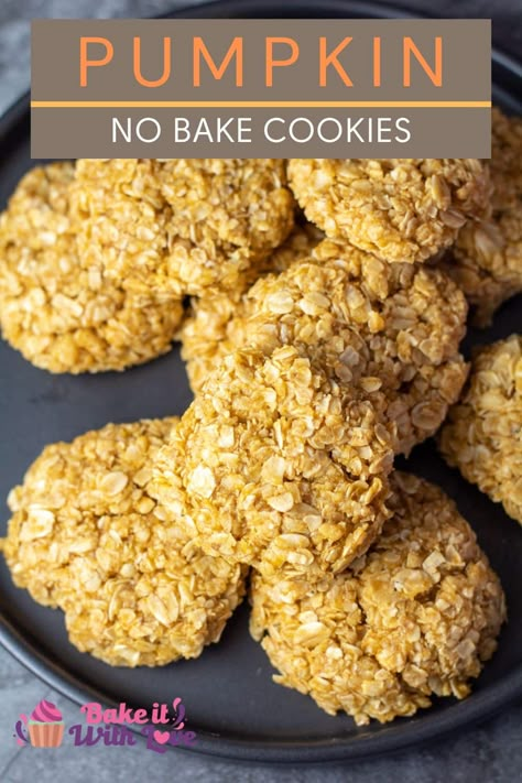 These no-bake pumpkin cookies are a sweet and tasty fall-time treat that require absolutely no time in the oven! Simply heat your mixture on the stove for a couple of minutes and then press them into cookies! They are so easy to make that you'll be making them over and over again all season long! BakeItWithLove.com #bakeitwithlove #nobake #pumpkin #cookies #fall #dessert Pumpkin No Bake Cookies, Pumpkin No Bake, Pumpkin Quick Bread, Pumpkin Cookies Healthy, Oatmeal No Bake Cookies, Easy No Bake Cookies, Oatmeal Cookies Easy, No Bakes, Pumpkin Oatmeal Cookies