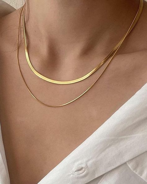 😍 2Pcs/Set Minimalist Chain Necklace 😍 by glamhound starting at $2.87 Material: Stainless Steel Color: Yellow Gold Gender: Women 👉 Find the link in our bio Jewelry Necklace Simple, Minimalist Chain, Layered Chain Necklace, Chunky Chain Necklaces, Herringbone Necklace, Snake Chain Necklace, Necklace Sets, Gold Choker Necklace, Women Necklace