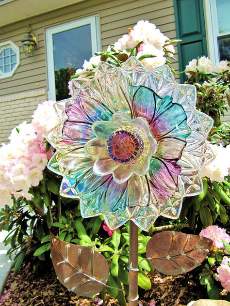 vintage glass plate flower upcycled glass art plate flowers Plate Flowers Garden, Glassware Garden Art, Plate Flowers, Glass Plate Flowers, Glass Garden Flowers, Garden Totems, Garden Whimsy, Glass Garden Art, Garden Art Projects