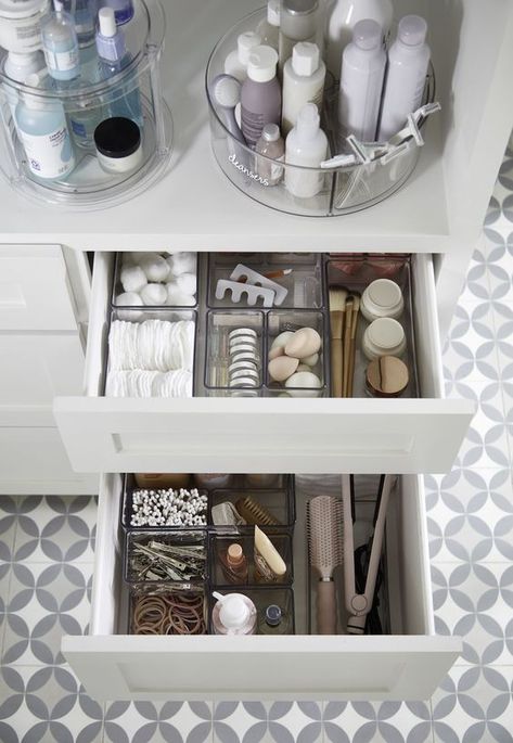 Diy Bathroom Storage Ideas, Koti Diy, Bathroom Drawers, Diy Bathroom Storage, House Organisation, Bad Inspiration, The Home Edit, Apartment Organization, Home Organisation