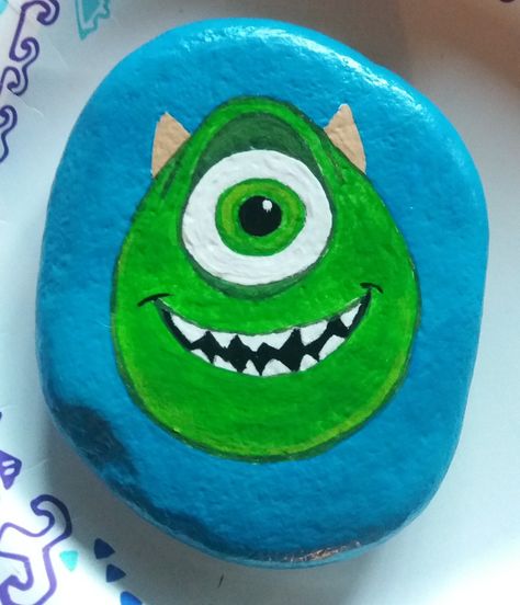 Cute Rock Painting Ideas Easy Disney, Rock Painting Disney, Disney Painted Rocks, Disney Rock Painting Ideas, Disney Rock Painting, Kindness Garden, Bug Drawing, Monster Rocks, Painted Rock Cactus