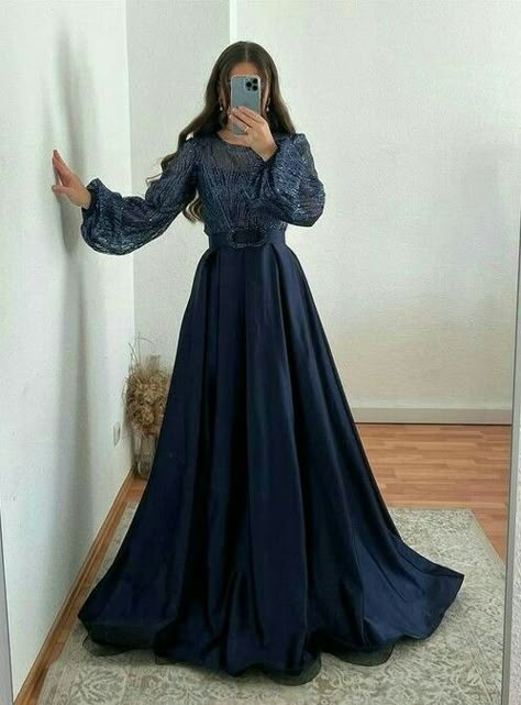 Prom Dress Flowy Sleeves, Frocks For Farewell Party, Indian Long Gowns Party Wear, Modest Prom Dresses Ball Gown, Farewell Gown Ideas, Gowns For Farewell, Dresses For Farewell Party In School Pakistani, Dresses For Farewell Party In School, Farewell Party Dress Ideas