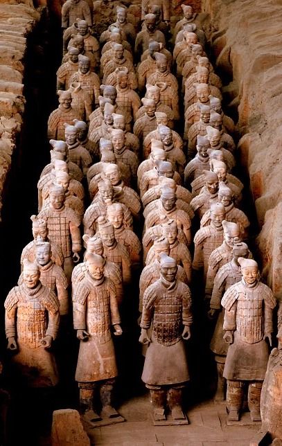 The Terracotta Army in Xi'an - one of China's most famous attractions, this collection of thousands of clay statues built to guard the tomb of China’s first emperor is over 2,000 years old! Famous Impressionist Paintings, Famous Sculptures, Mermaid Statues, Terracotta Warriors, Marble Art, Ancient China, Famous Places, Mesopotamia, Ancient Artifacts